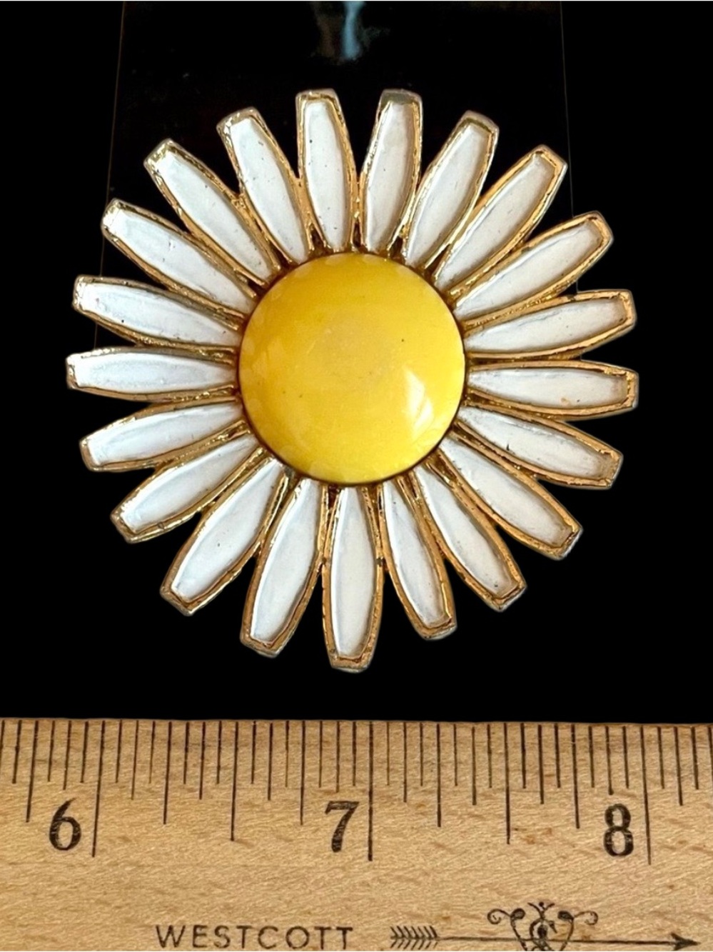 Vintage Signed Weiss Daisy Flower Brooch Enamel And Goldtone Metal - Picture 3 of 5